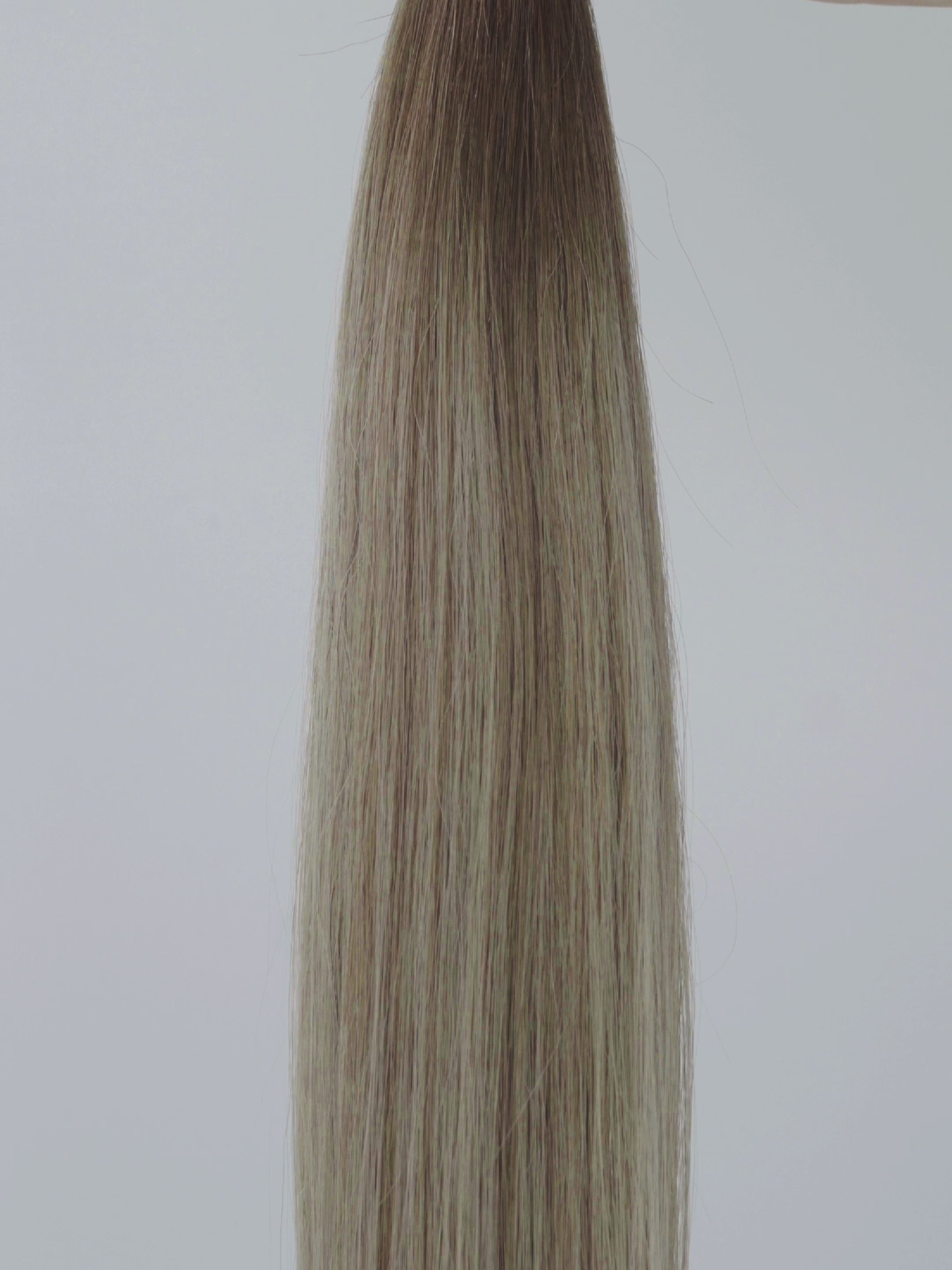 B18/24 balayage dunkelnaturblond asch & hellaschblond, B18/24 
 balayage B18/24 natural dark ash blonde & light ash blonde, B18/24 balayage blond foncé naturel cendré & blond cendré clair